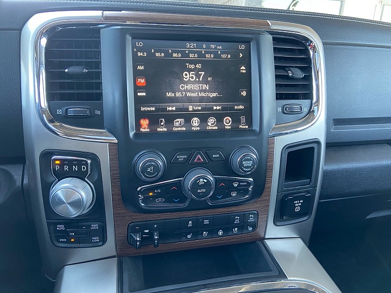 RAM 1500 Laramie Crew Cab SWB 4WD 2017