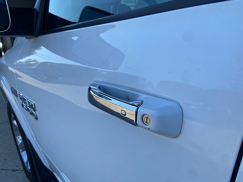 RAM 1500 Laramie Crew Cab SWB 4WD 2017