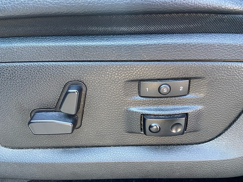 RAM 1500 Laramie Crew Cab SWB 4WD 2017