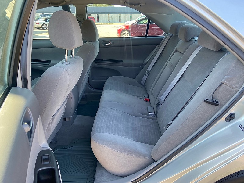 2005 Toyota Camry LE photo 7