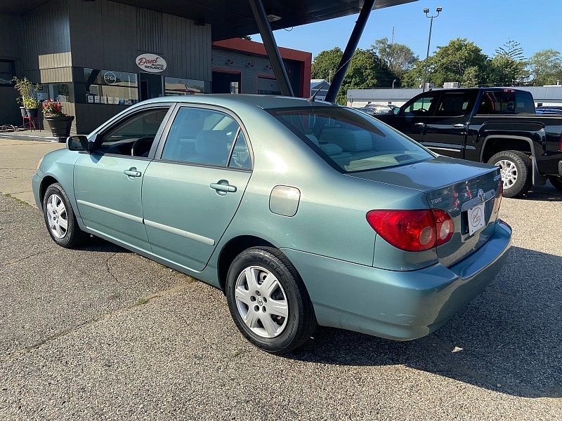 2007 Toyota Corolla LE photo 2
