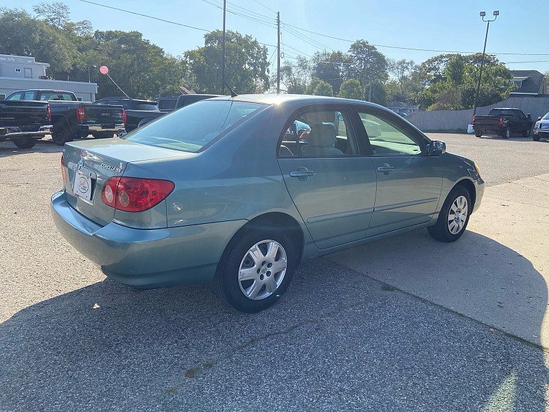 2007 Toyota Corolla LE photo 4