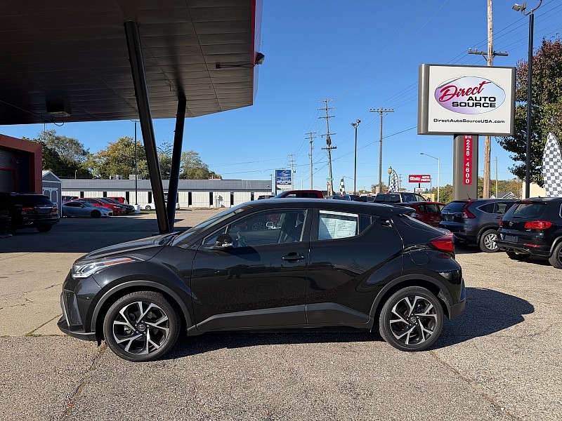 Toyota C-HR XLE 2022 Toyota C-HR XLE 2022