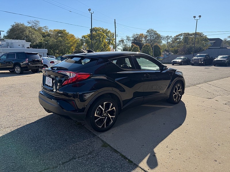Toyota C-HR XLE 2022 Toyota C-HR XLE 2022