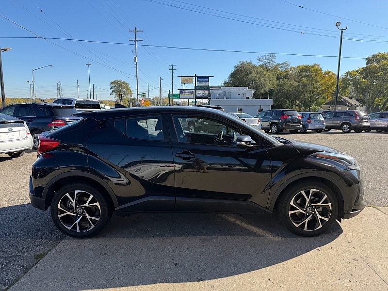 Toyota C-HR XLE 2022 Toyota C-HR XLE 2022