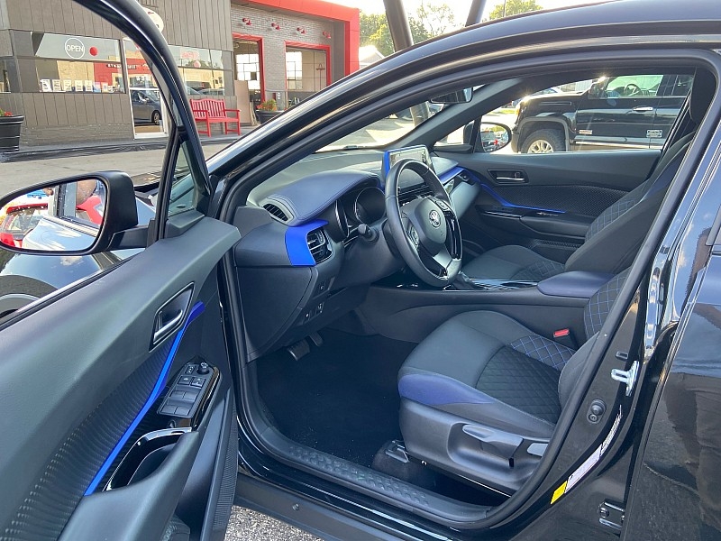 Toyota C-HR XLE 2022 Toyota C-HR XLE 2022