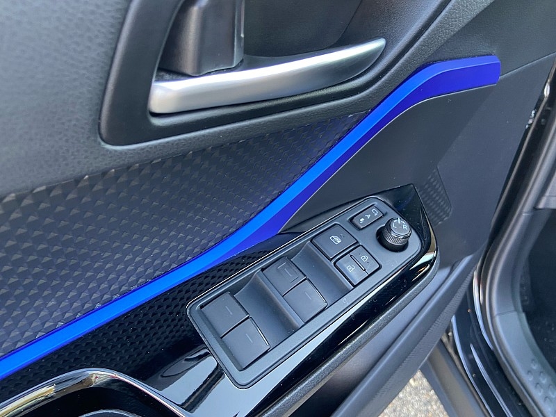 Toyota C-HR XLE 2022 Toyota C-HR XLE 2022