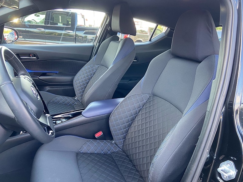 Toyota C-HR XLE 2022 Toyota C-HR XLE 2022