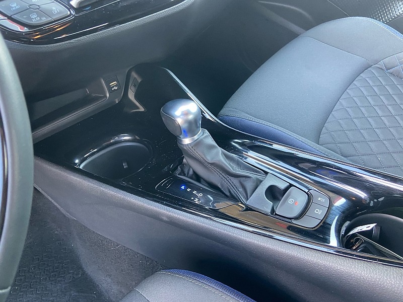 Toyota C-HR XLE 2022 Toyota C-HR XLE 2022