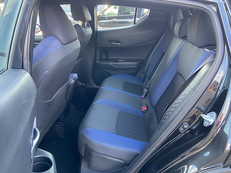 Toyota C-HR XLE 2022 Toyota C-HR XLE 2022