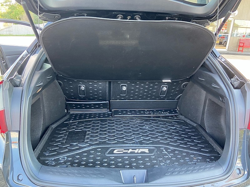 Toyota C-HR XLE 2022 Toyota C-HR XLE 2022