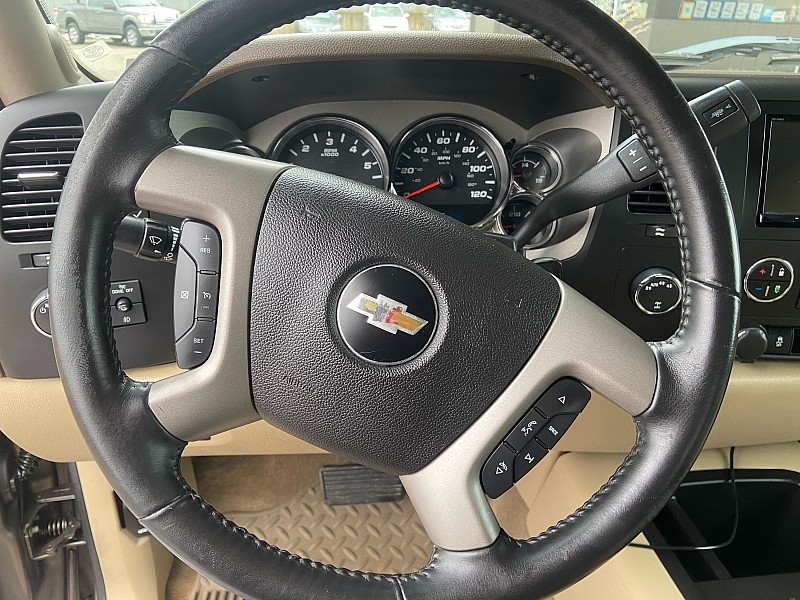 Chevrolet Silverado 1500 LT Crew Cab 4WD 2012