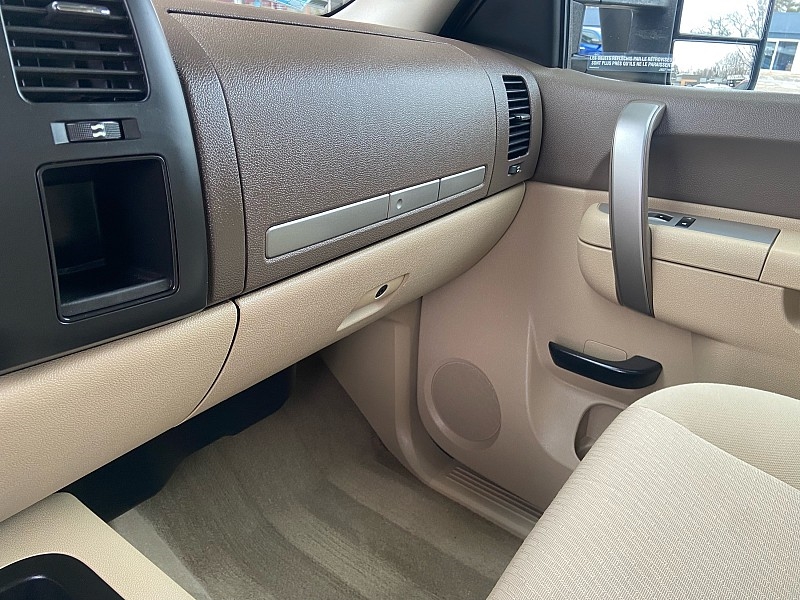 Chevrolet Silverado 1500 LT Crew Cab 4WD 2012