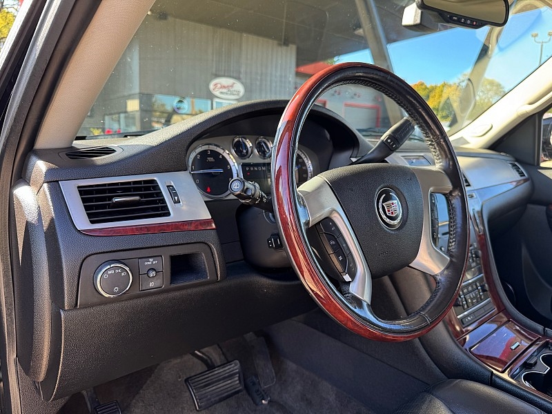 Cadillac Escalade AWD Luxury 2010 Cadillac Escalade AWD Luxury 2010