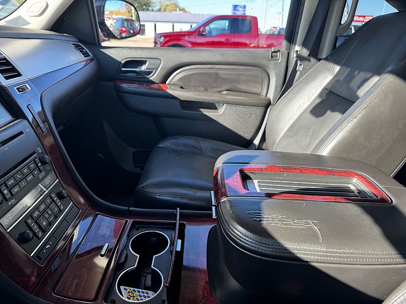 Cadillac Escalade AWD Luxury 2010 Cadillac Escalade AWD Luxury 2010