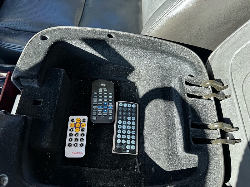 Cadillac Escalade AWD Luxury 2010 Cadillac Escalade AWD Luxury 2010