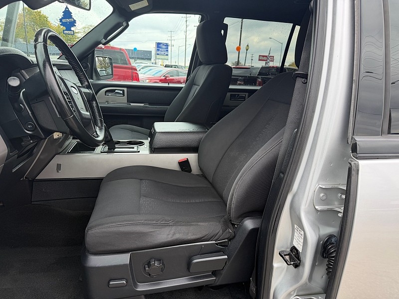 Ford Expedition XLT 4WD 2017