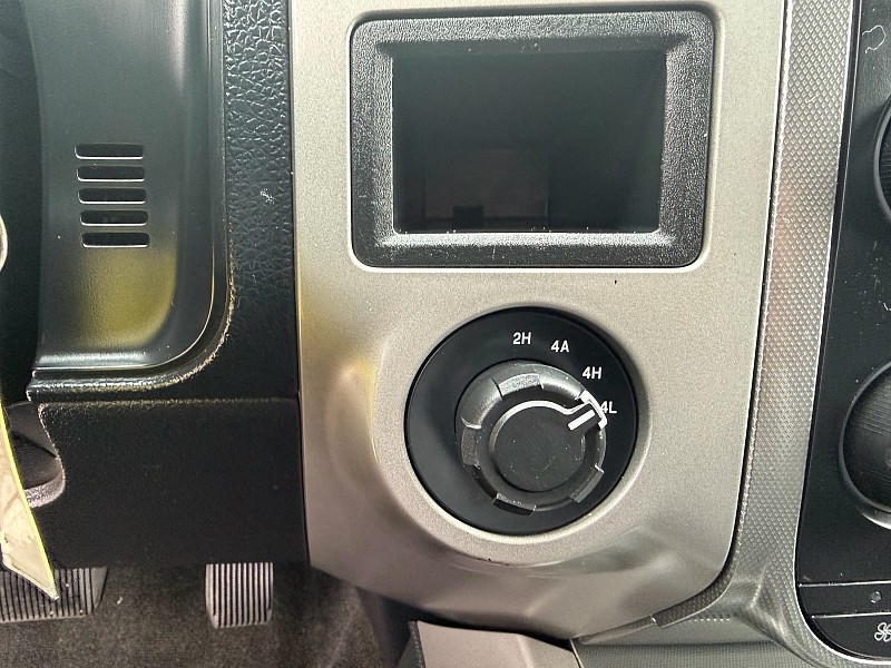 Ford Expedition XLT 4WD 2017