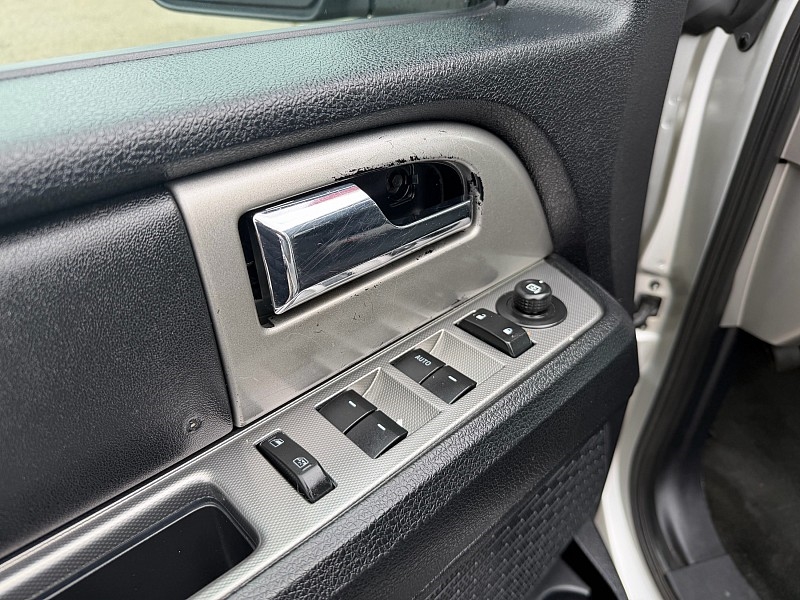 Ford Expedition XLT 4WD 2017