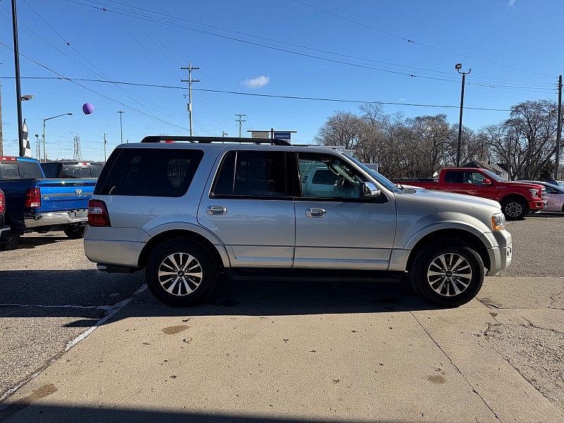 Ford Expedition XLT 4WD 2017