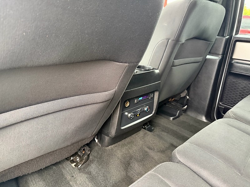 Ford Expedition XLT 4WD 2017