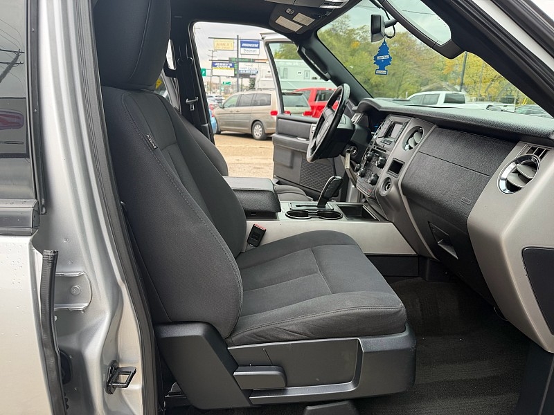 Ford Expedition XLT 4WD 2017