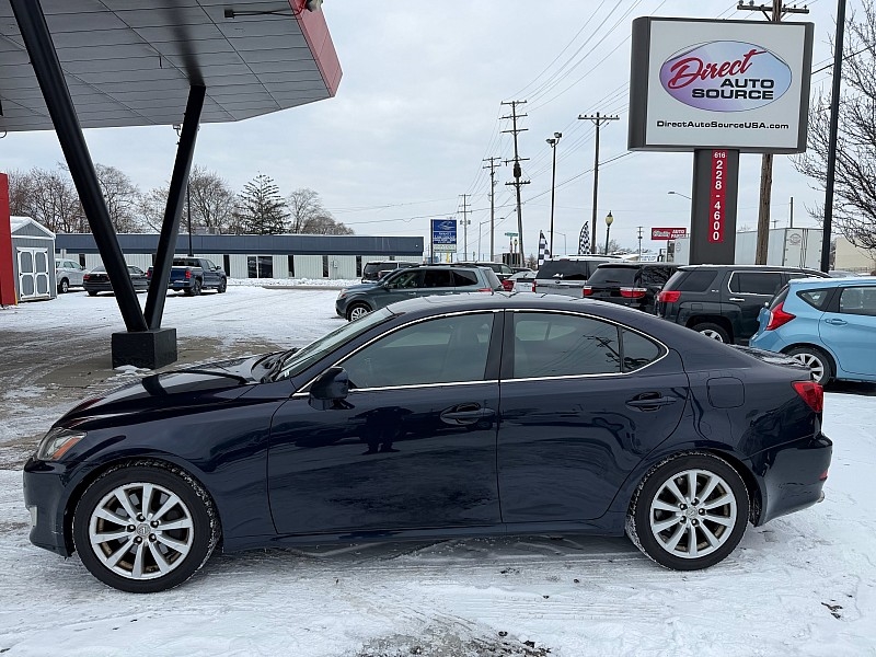 2006 Lexus IS 350's photo