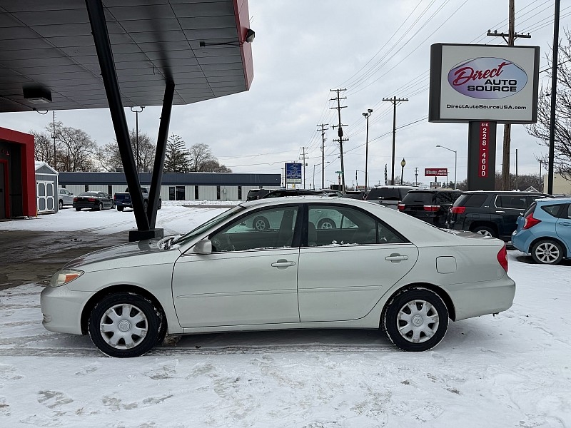 2003 Toyota Camry LE's photo
