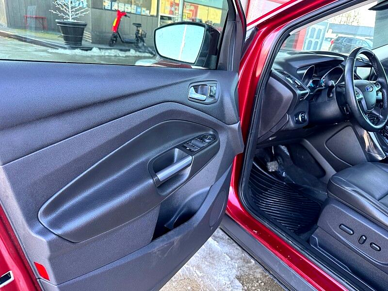 Ford Escape Titanium 4WD 2014