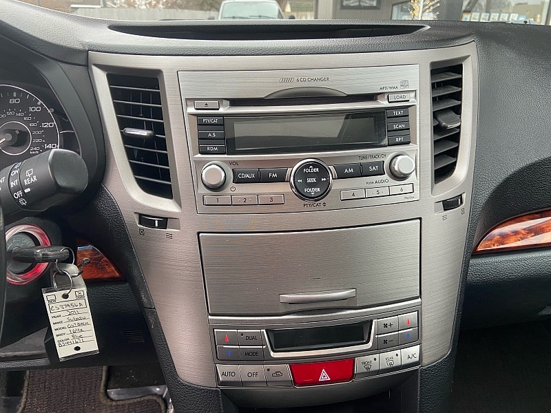 Subaru Outback 2.5i Limited 2011