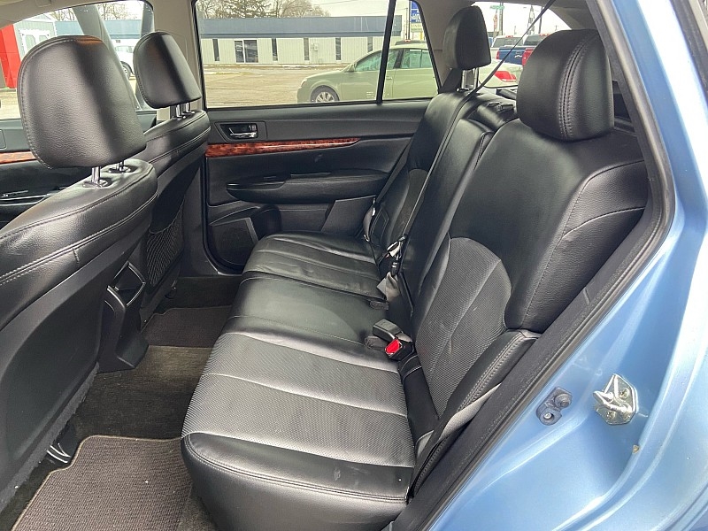 Subaru Outback 2.5i Limited 2011