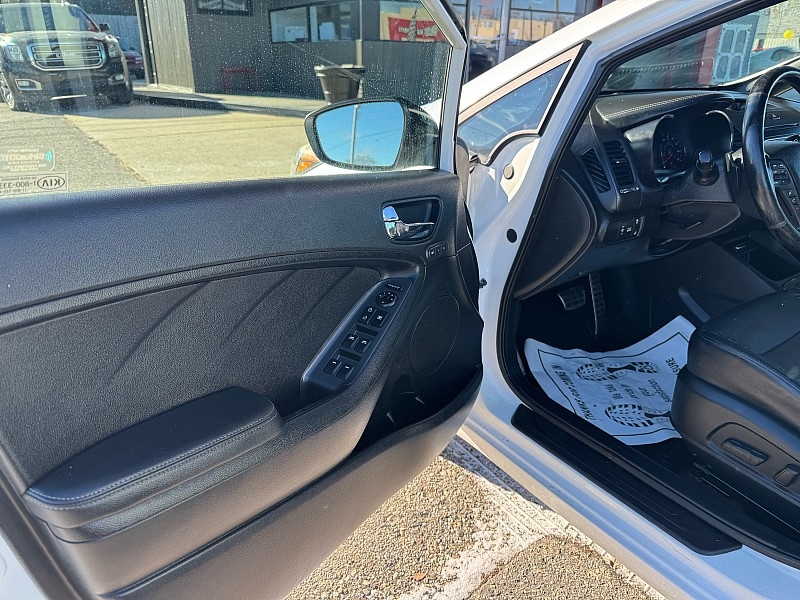 Kia Forte 5-Door SX 2015