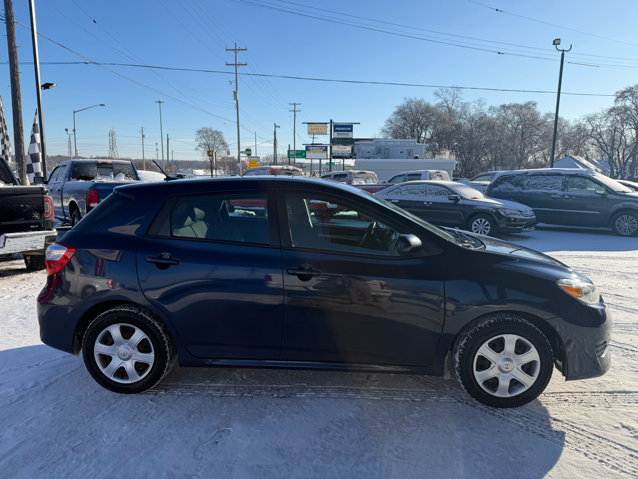Toyota Matrix Base 4-Speed AT 2010