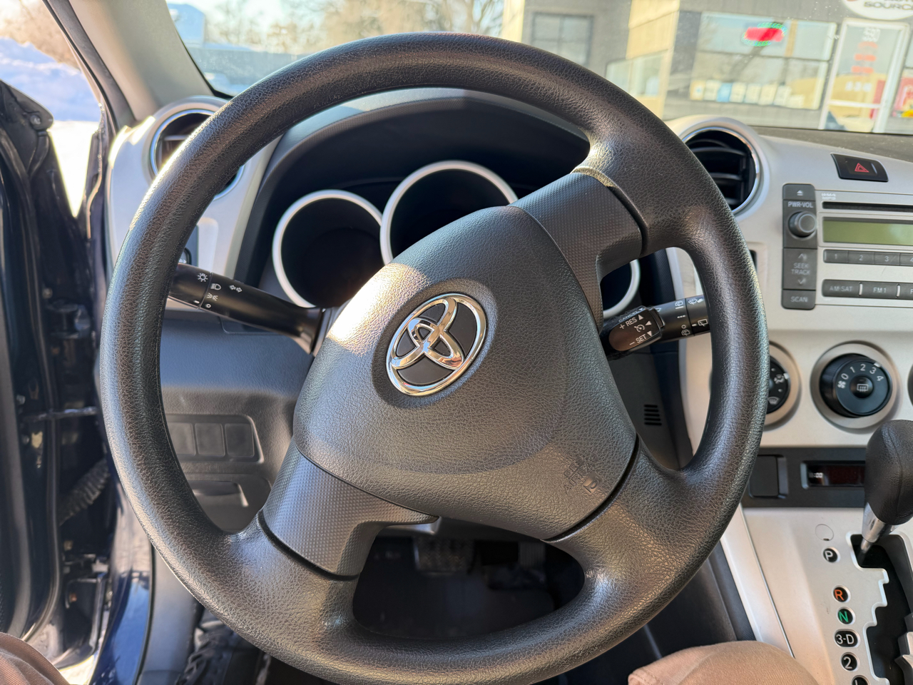 Toyota Matrix Base 4-Speed AT 2010