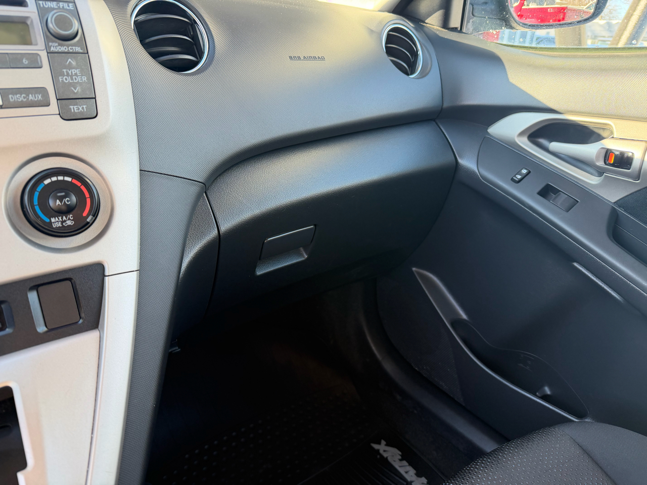 Toyota Matrix Base 4-Speed AT 2010