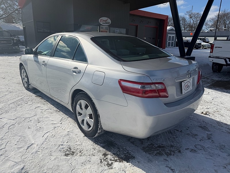 Toyota Camry SE 5-Spd AT 2009