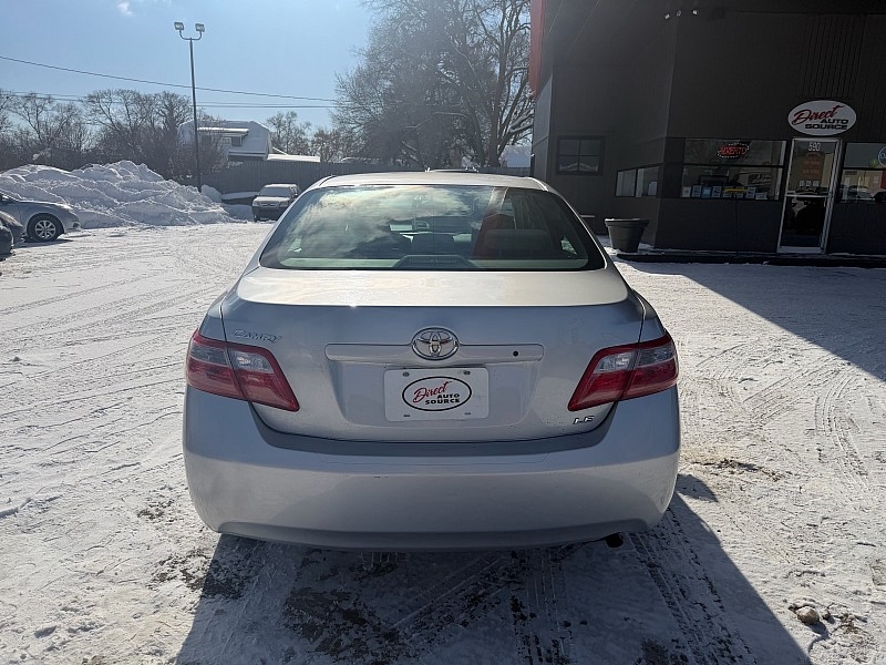 Toyota Camry SE 5-Spd AT 2009
