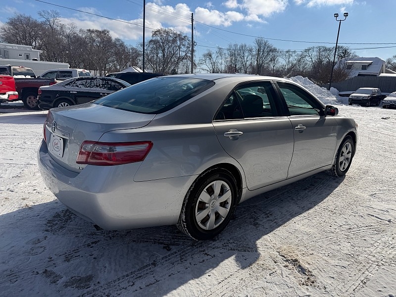 Toyota Camry SE 5-Spd AT 2009
