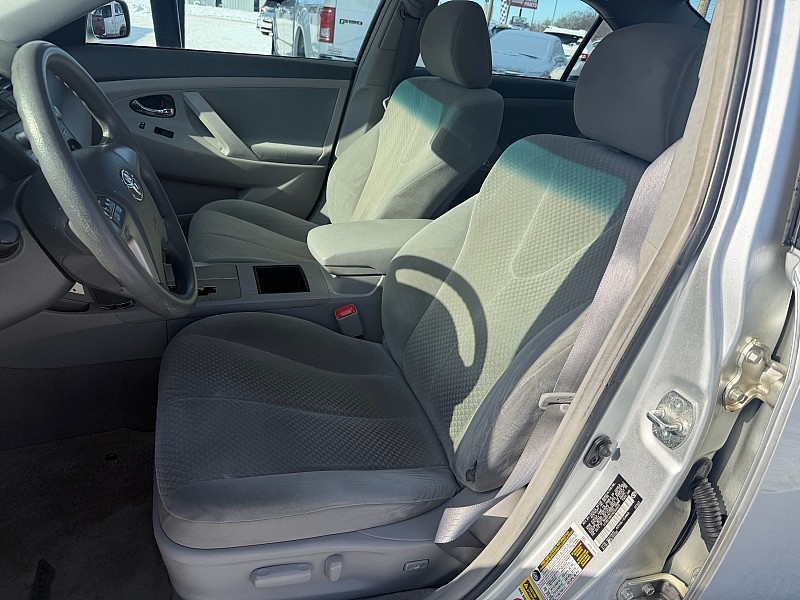 Toyota Camry SE 5-Spd AT 2009