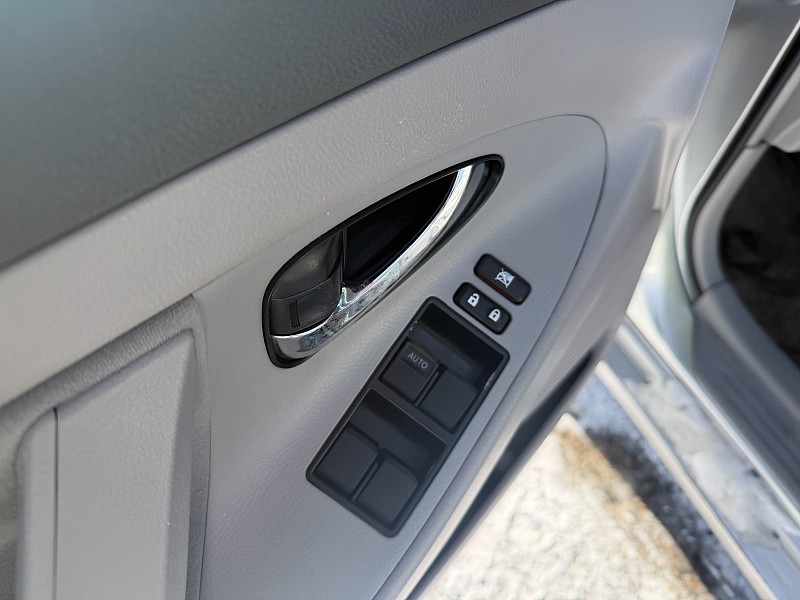 Toyota Camry SE 5-Spd AT 2009