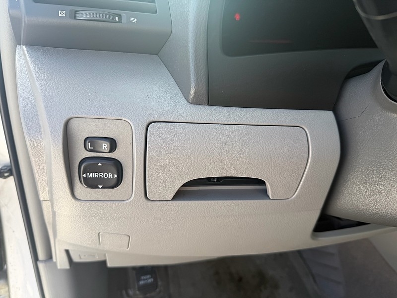 Toyota Camry SE 5-Spd AT 2009