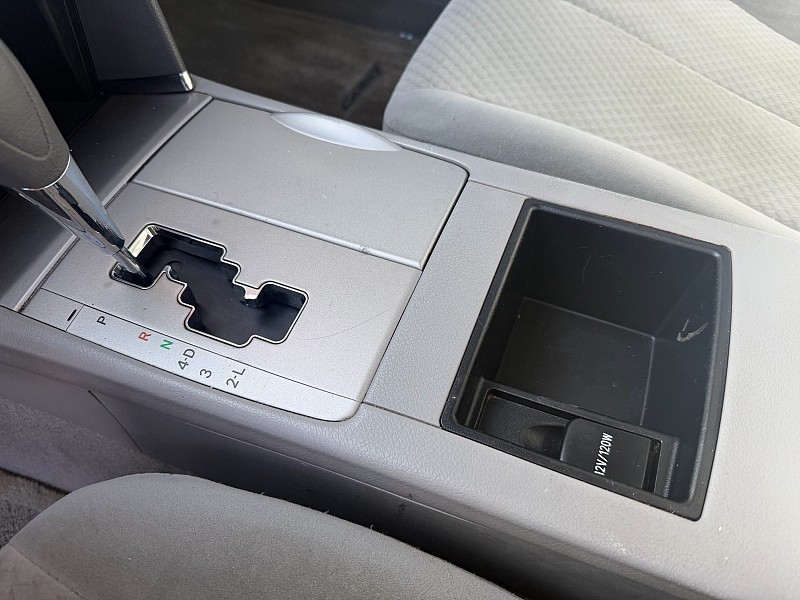 Toyota Camry SE 5-Spd AT 2009