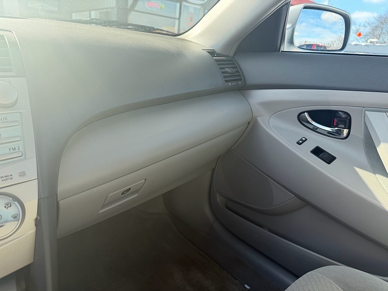 Toyota Camry SE 5-Spd AT 2009