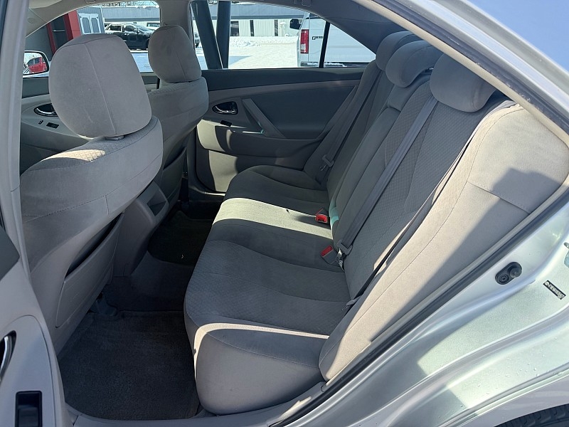 Toyota Camry SE 5-Spd AT 2009