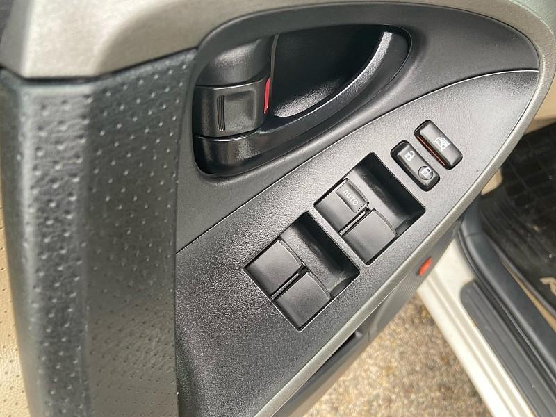 Toyota RAV4 Limited V6 4WD 2011