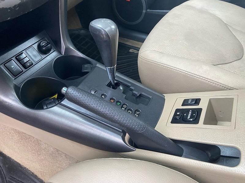 Toyota RAV4 Limited V6 4WD 2011