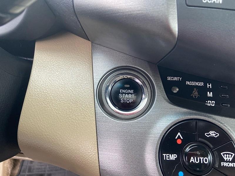 Toyota RAV4 Limited V6 4WD 2011