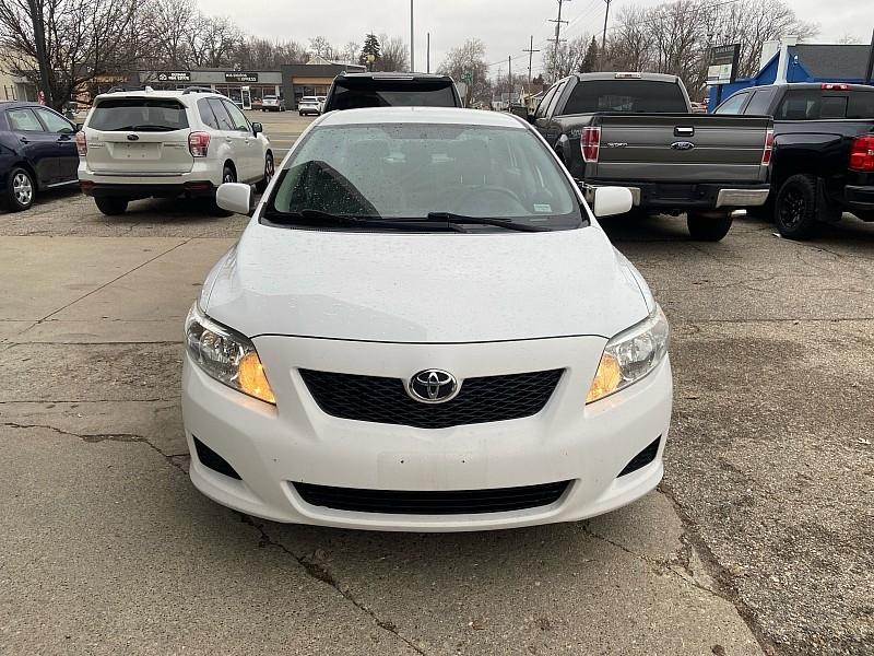 Toyota Corolla LE 4-Speed AT 2010