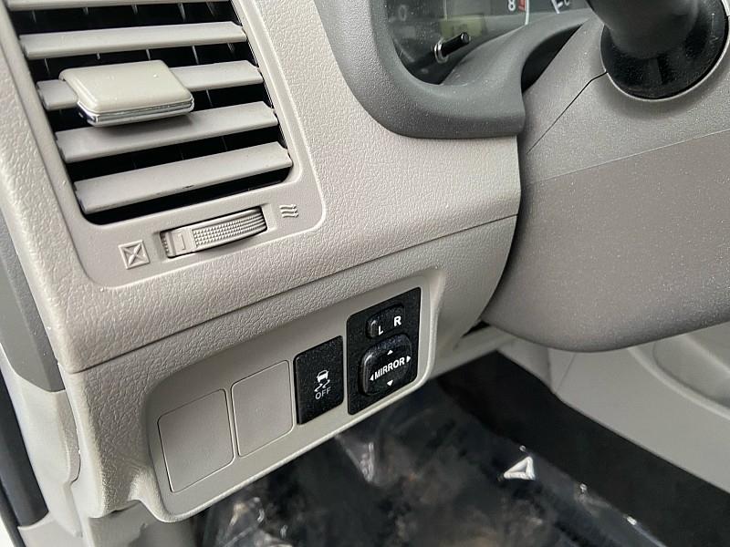 Toyota Corolla LE 4-Speed AT 2010