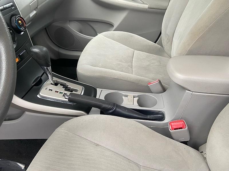 Toyota Corolla LE 4-Speed AT 2010